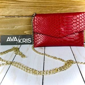 AVA + KRIS || Convertible Crossbody Wallet Tote in Red Snakeskin ♥️NEW W/ TAGS♥️